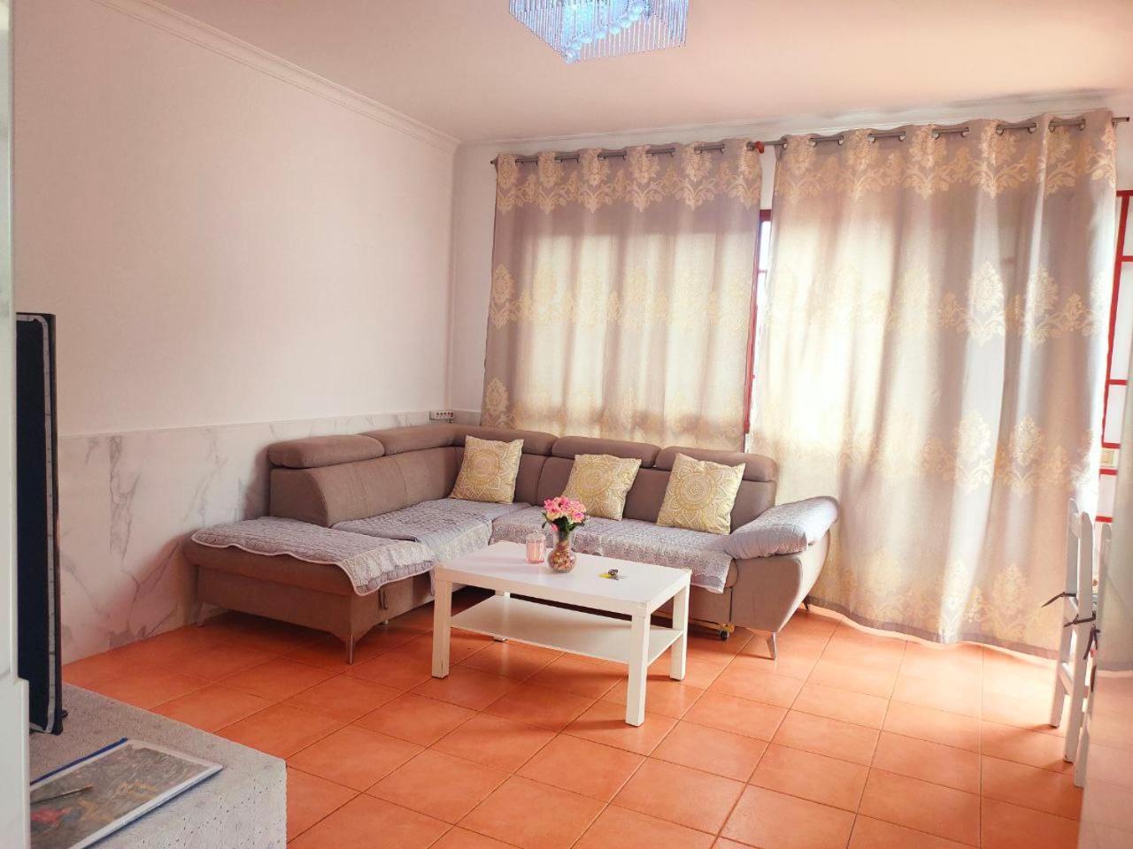 Big Villa Puerto Rico With Heated Saltwater Jacuzzi Pool & Bbq & Private Parking Exterior photo