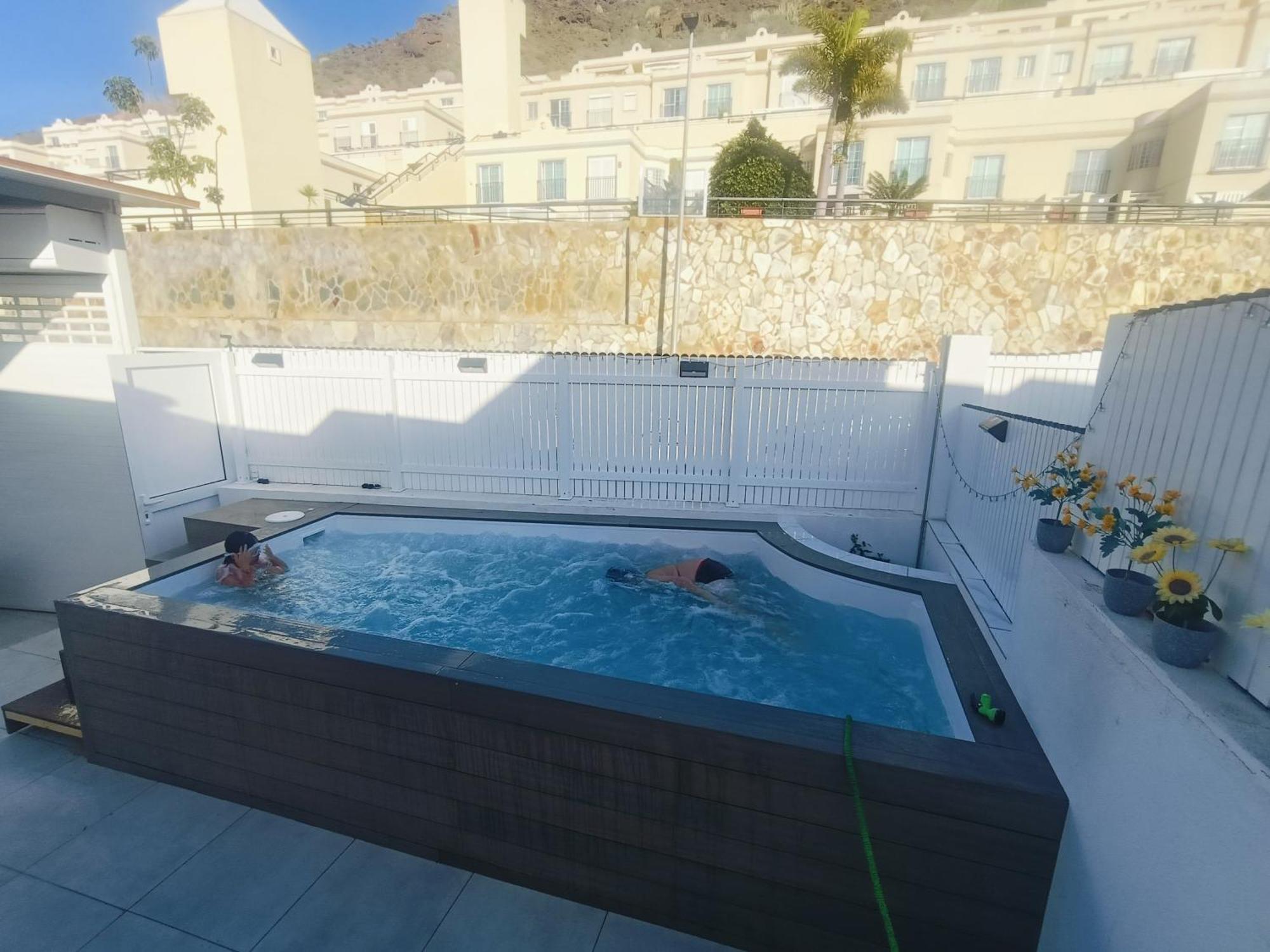 Big Villa Puerto Rico With Heated Saltwater Jacuzzi Pool & Bbq & Private Parking Exterior photo