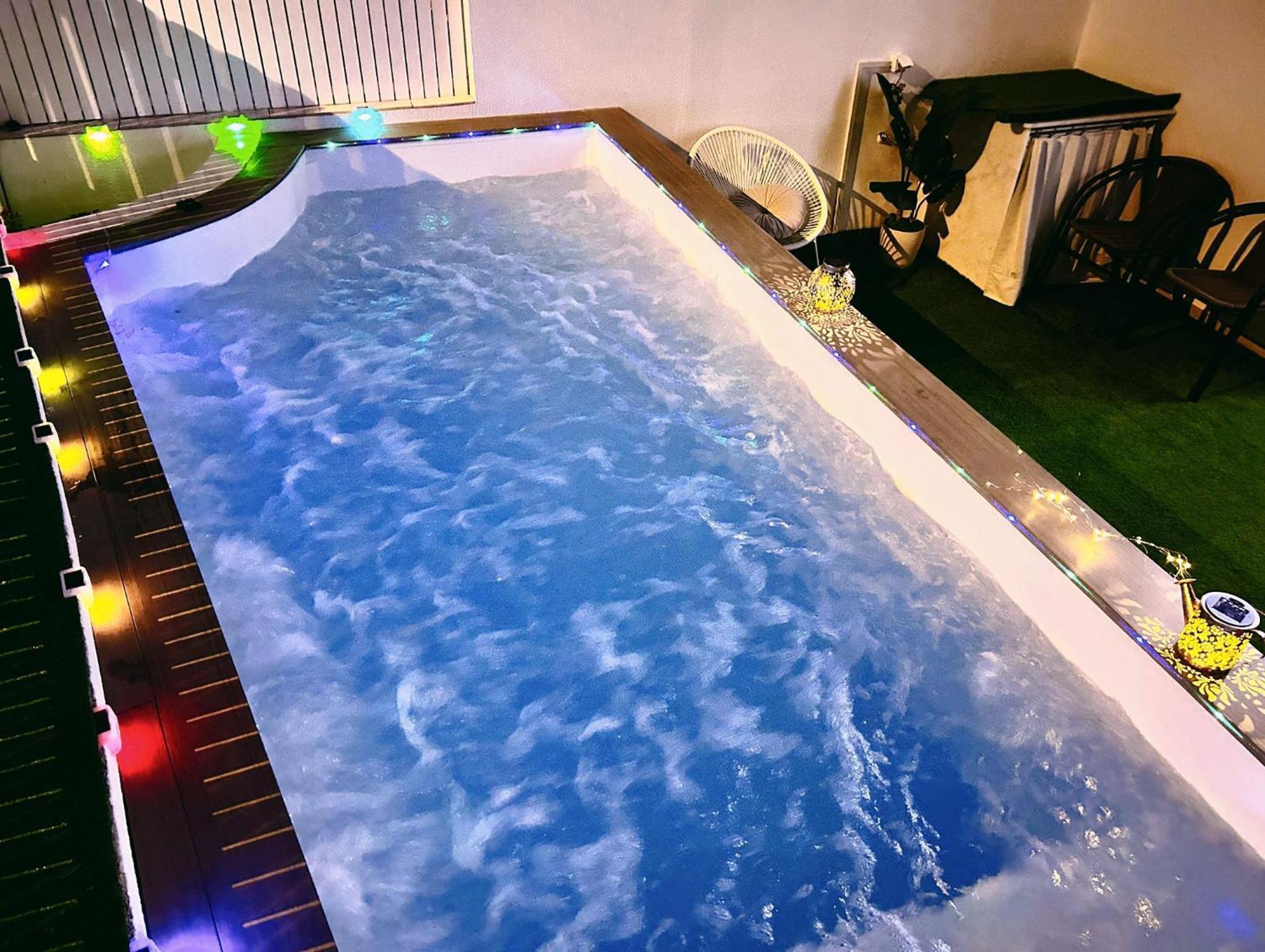 Big Villa Puerto Rico With Heated Saltwater Jacuzzi Pool & Bbq & Private Parking Exterior photo